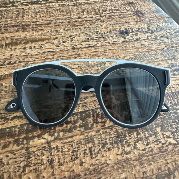 Givenchy 50mm Round Sunglasses - Unisex - Picture 5 of 10